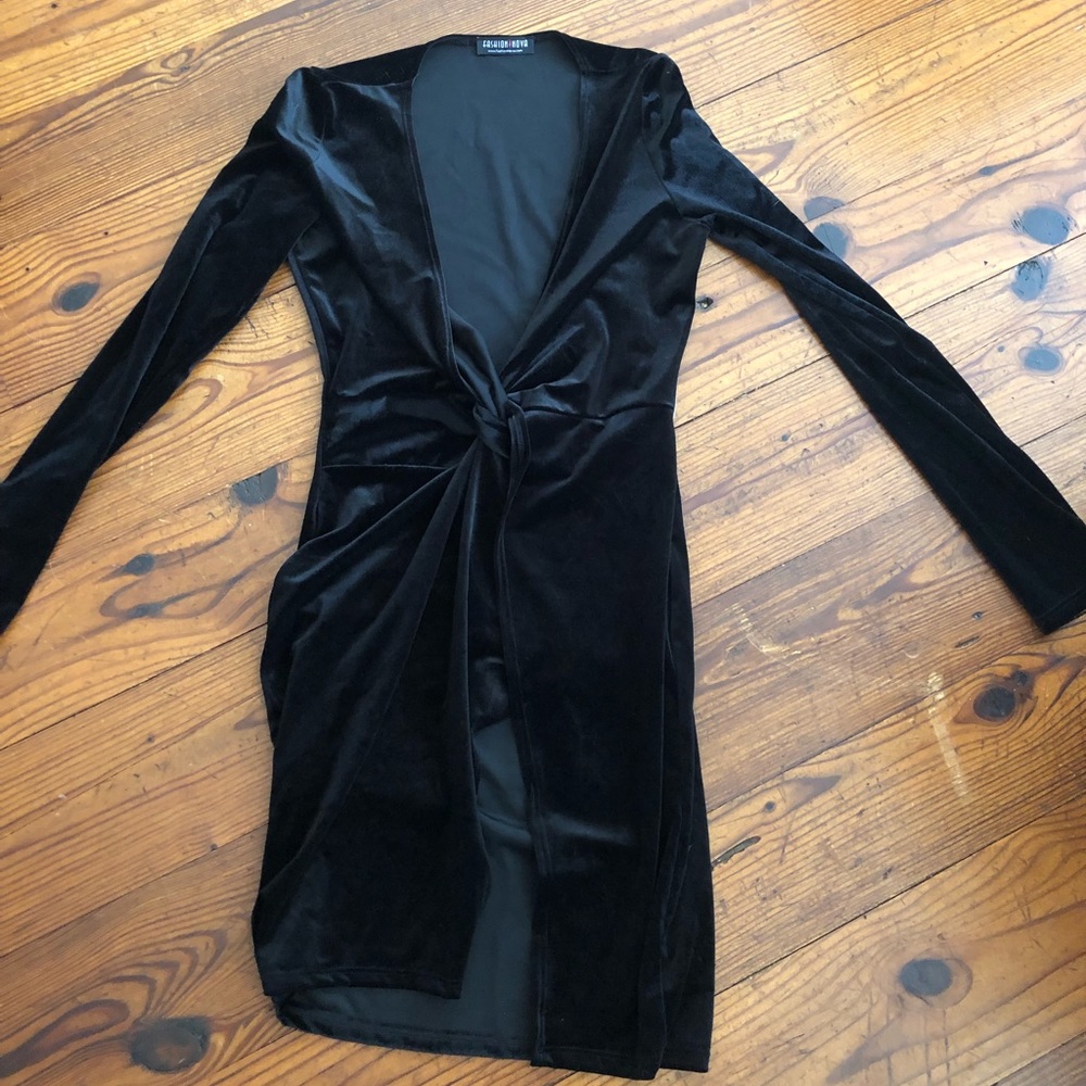 Black velvet dress fashion nova long sleeve S